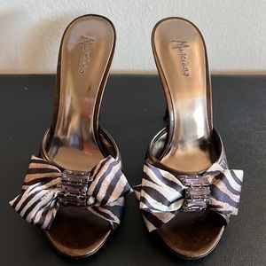 MARCIANO PM DELLIA Stilettos Size 7 silk bow